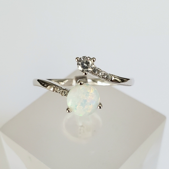 Sterling Silver Opal Ring - Picture 3 of 8
